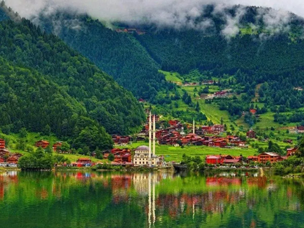 تور ترابزون، باتومی و اووزنگل